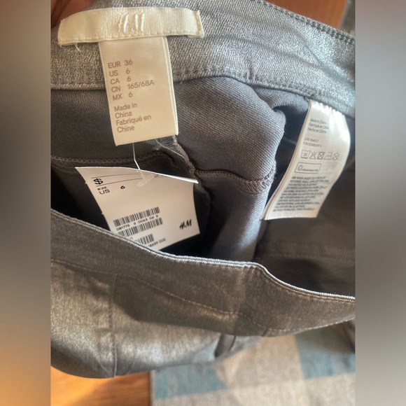 NWT - shiny night time silver coated hot pants - side zipper - Picture 6 of 8